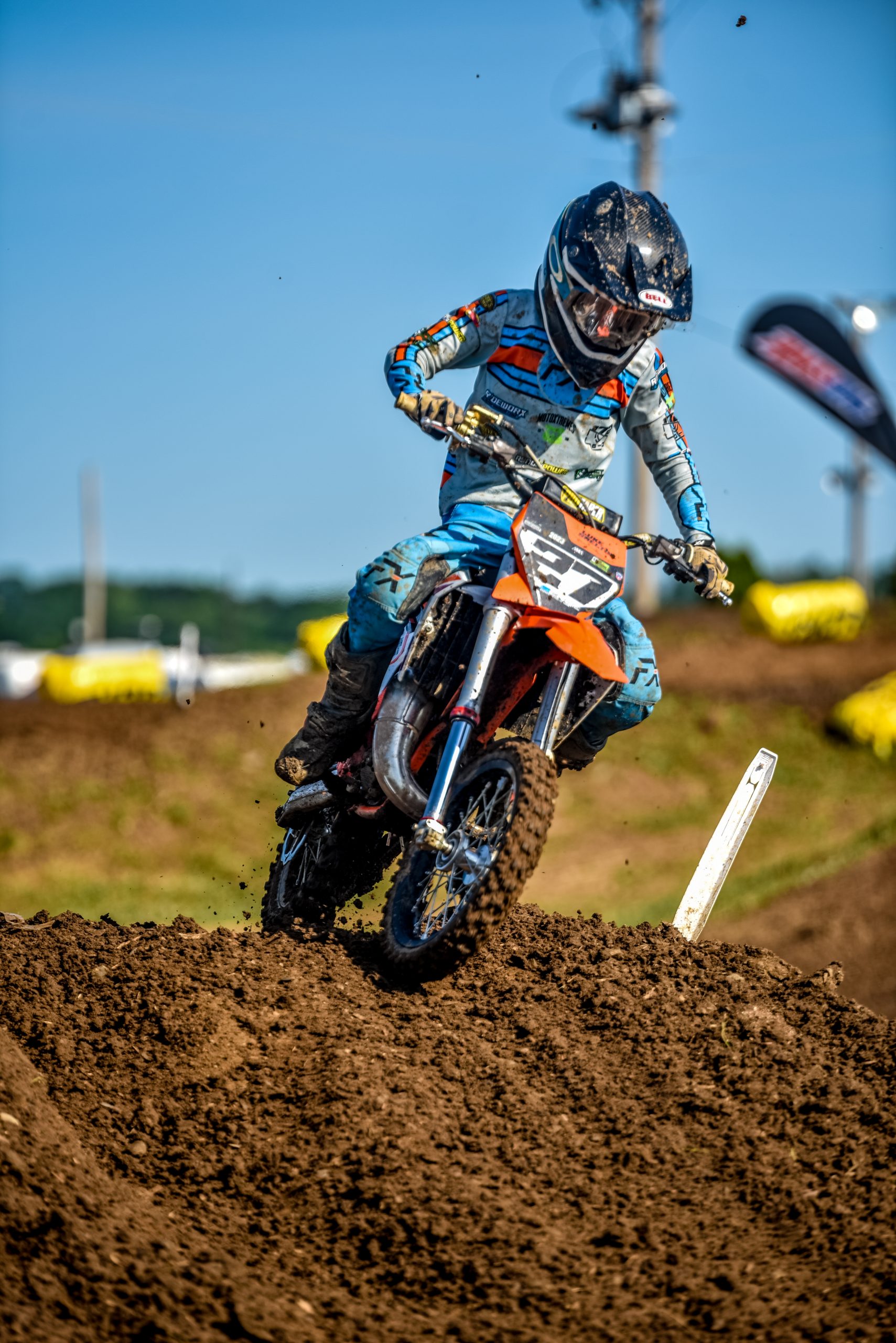 bnwkjnekjnew e iuew iuwe ew b  uyew uyewyuy